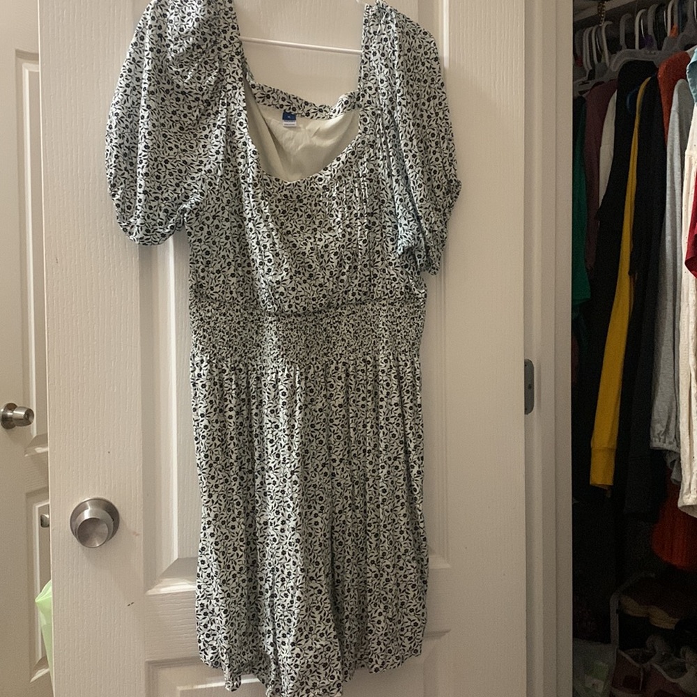 Old navy dress - Picture 2 of 2